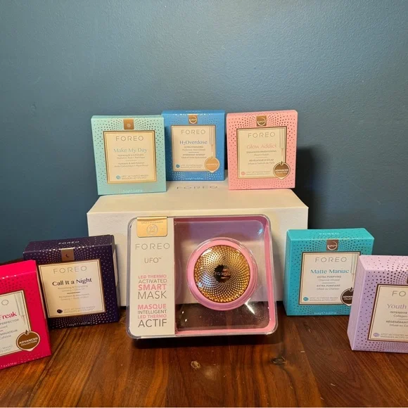 FOREO UFO Bundle with 7 Masks